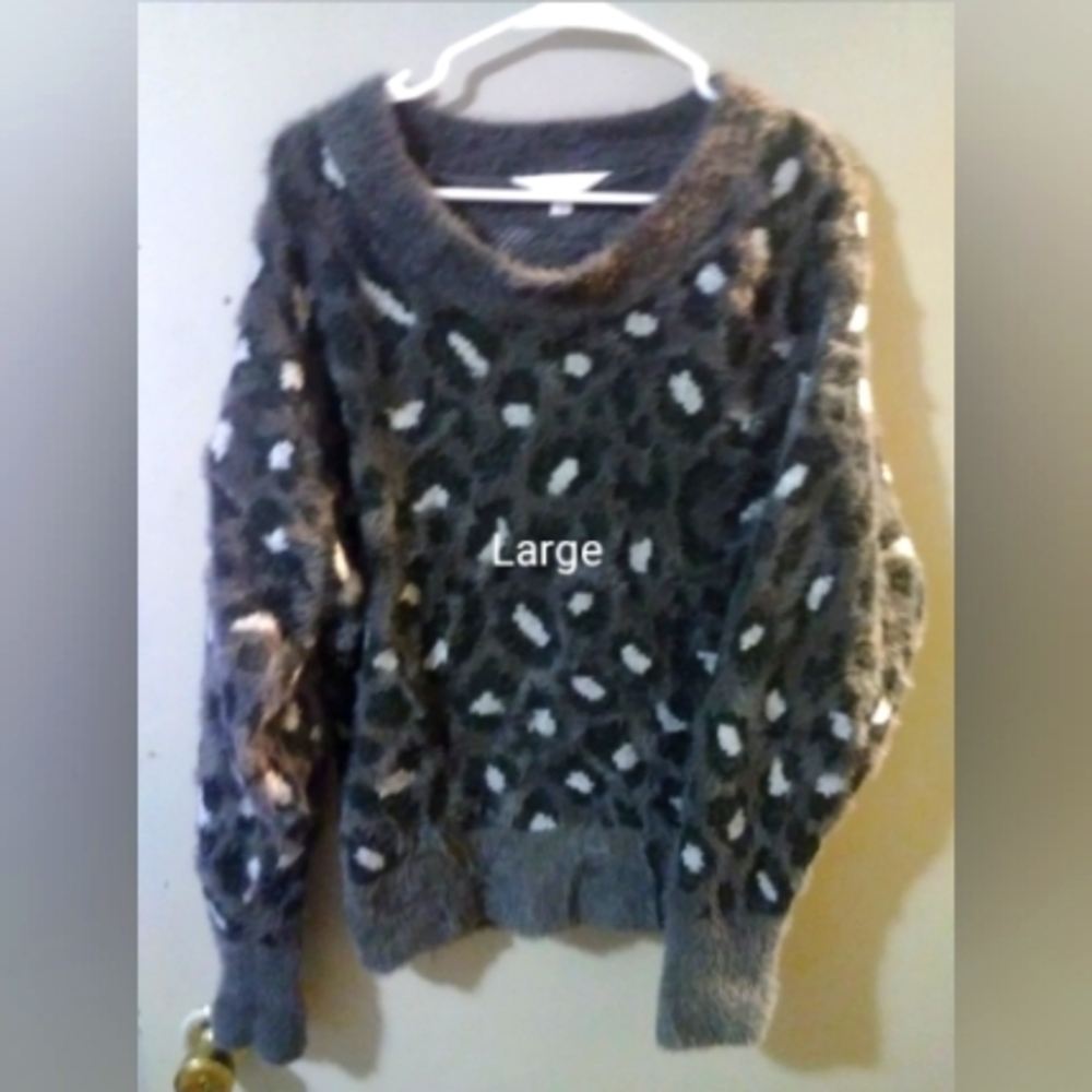 Women's sweater